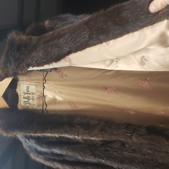 3/4 length Minx coat with blonde minx over shoulder - Picture 3 of 6